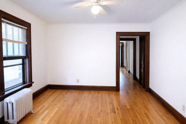 Building Photo - 1025/1027 Jenifer St Apartments