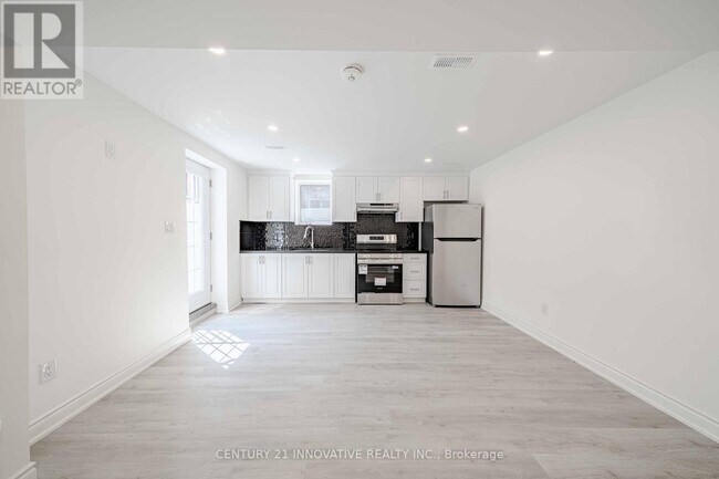 Photo du bâtiment - 921 Langford Blvd.