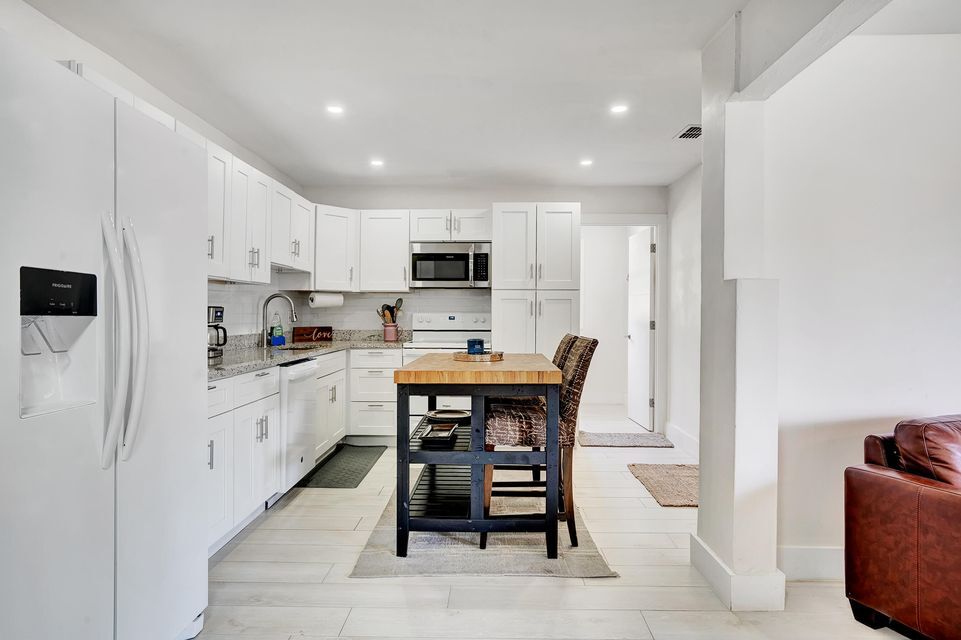 Foto principal - 216 NW 4th Ave