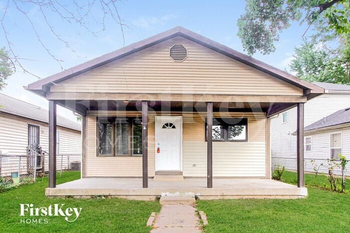 Primary Photo - 1351 S Pershing Ave
