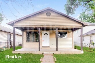 Building Photo - 1351 S Pershing Ave