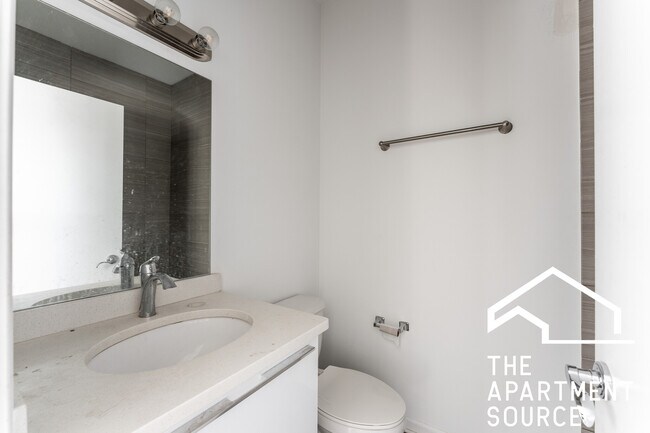 Foto del edificio - 2700 W North Ave