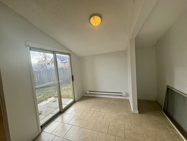 Photo du bâtiment - 109 Clothier St E