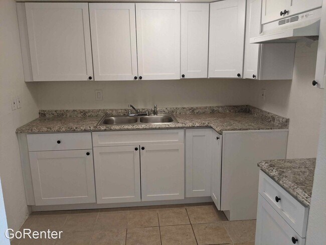 Building Photo - 2 br, 1 bath House - 2686 N 43Rd Ave #28B