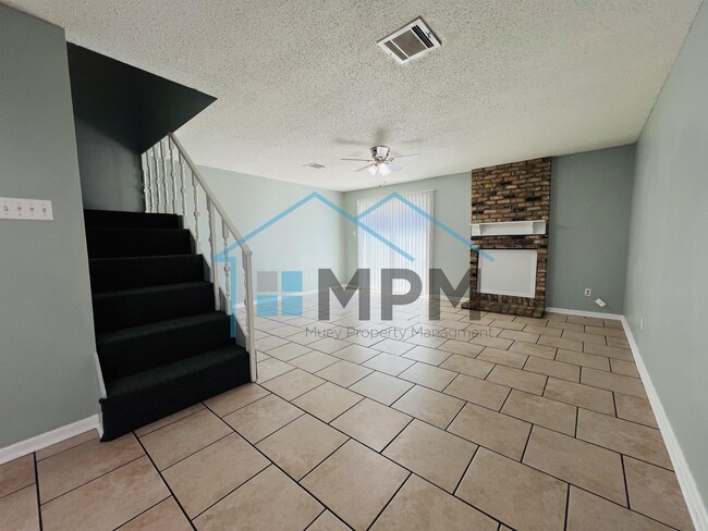 Building Photo - 49 Colonial Dr