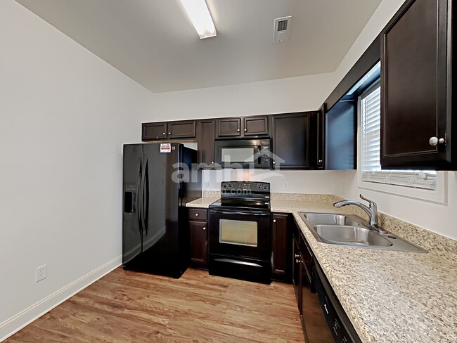 Building Photo - 1706 Antebellum Dr