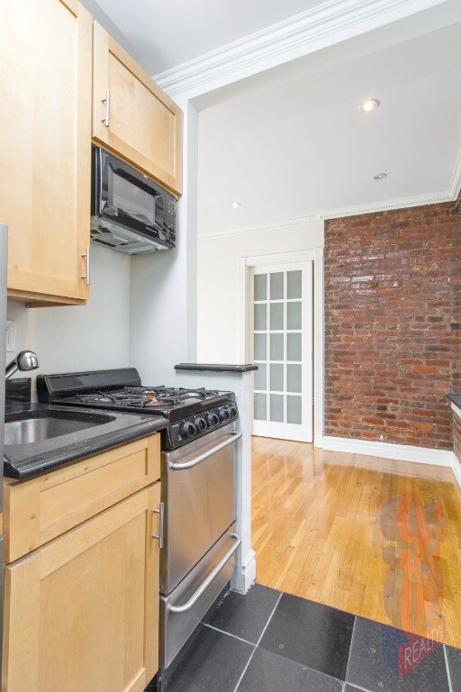 Primary Photo - 414 W 13th St