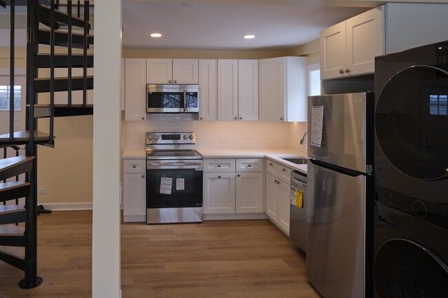 Building Photo - 829 Gaffield Pl