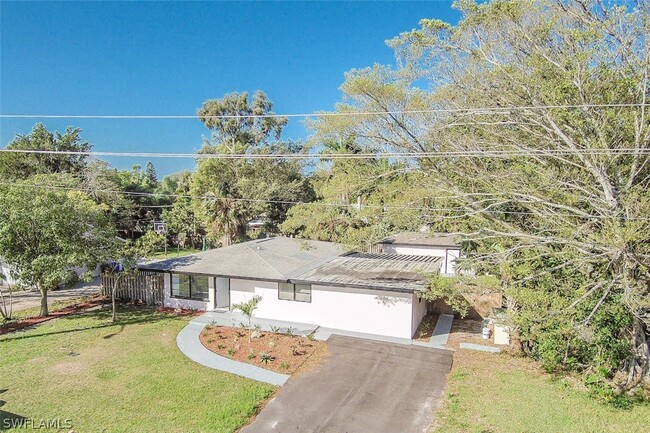 Building Photo - 4330 Deleon St