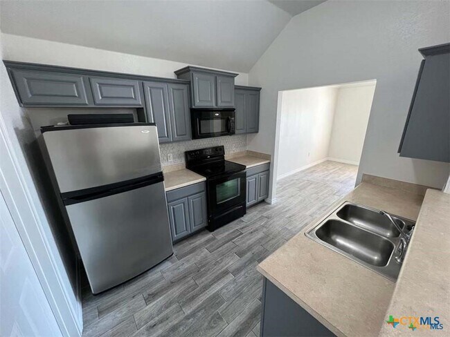 Building Photo - 2604 Saulsbury Dr