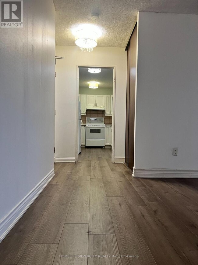 Building Photo - 2929 Aquitaine Ave