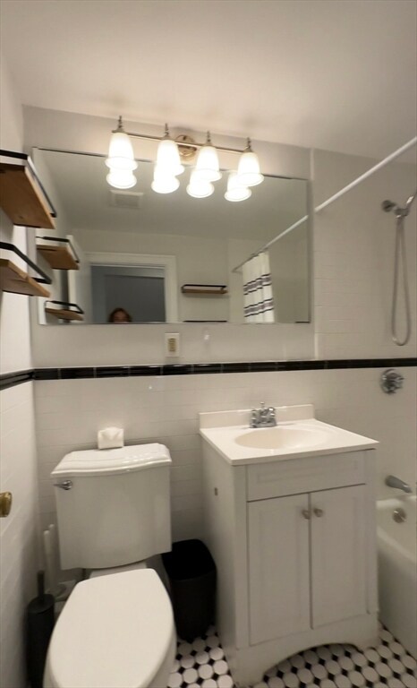 Building Photo - 12 Follen St