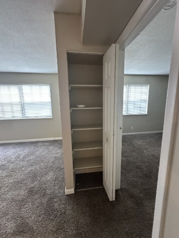 Foto del edificio - 1450 Meadowview Dr