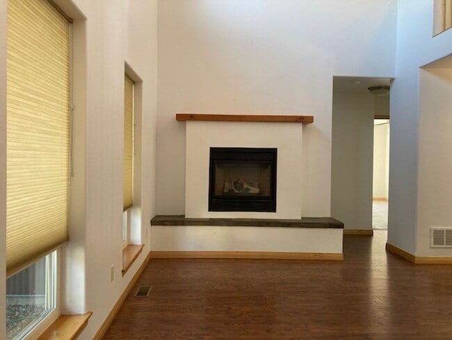Foto del edificio - Dog friendly 3 Bedroom Condo!