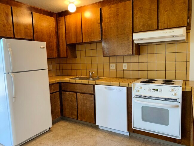 Foto del edificio - 1591 Highland Dr