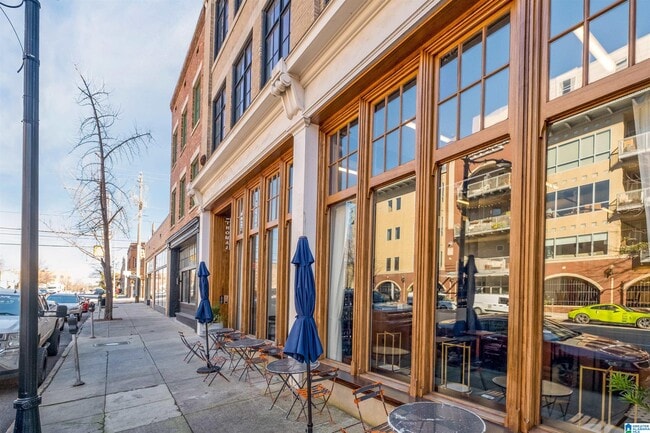 Building Photo - 2227 2nd Ave N