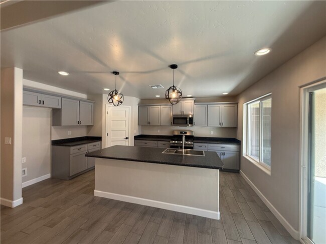 Foto del edificio - 3038 Mallory Loop
