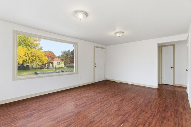 Building Photo - Charming 4 Bed, 2 Bath w/ Garage! *HOLIDAY SPECIAL: $1,000 OFF!*