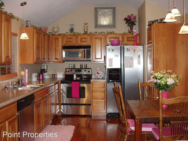 Building Photo - 2 br, 2 bath House - 1136 N State St