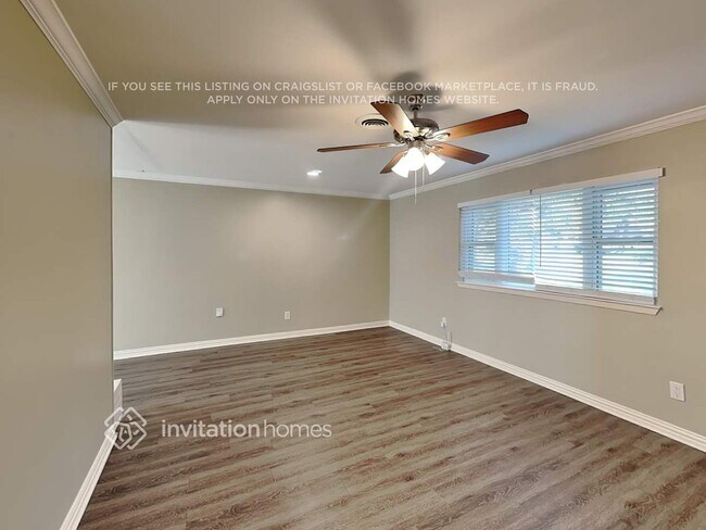 Foto del edificio - 2815 Norwood Ln