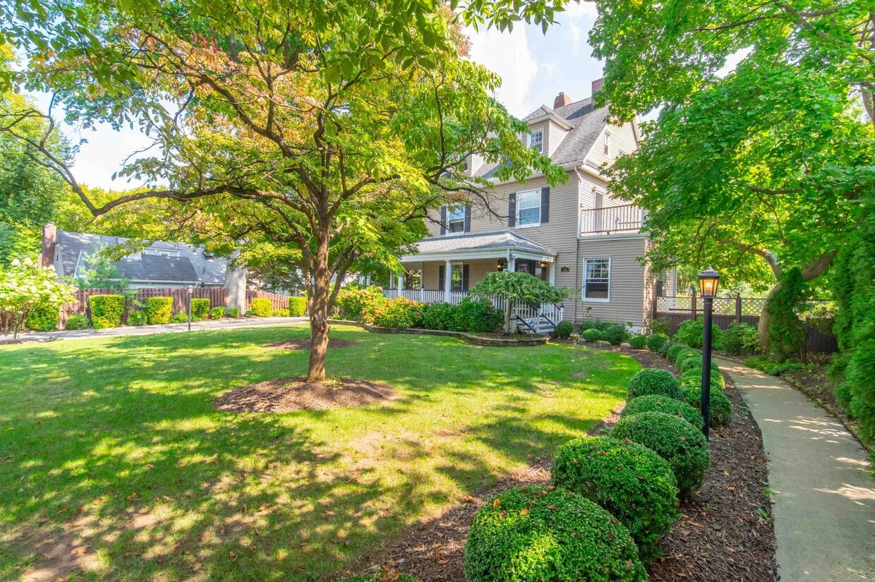 Primary Photo - 356 Carteret Pl