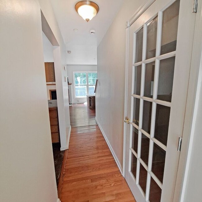 Foto del edificio - Lovely 3-Level Townhome in Lakeview Neighb...