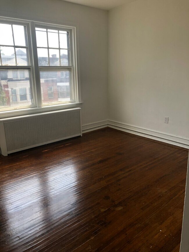 Foto del edificio - 3rd Floor 1 Bedroom West End York City