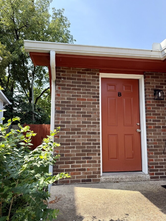 Building Photo - East Nashville 2-bedroom in a location you’ll love!