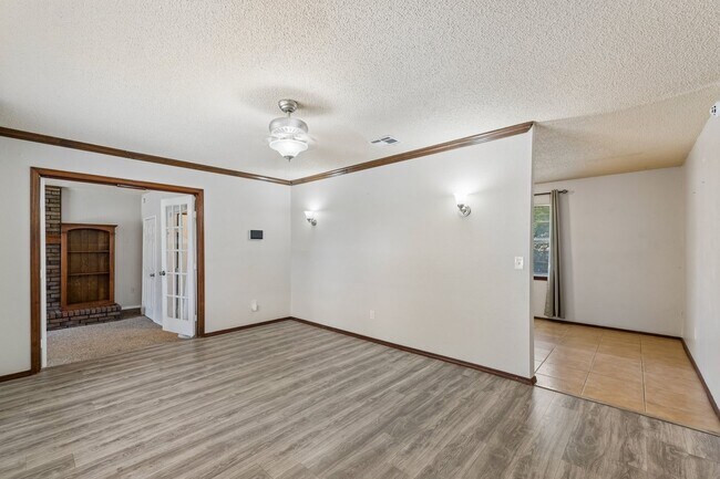 Foto del edificio - 3401 E Noble Dr
