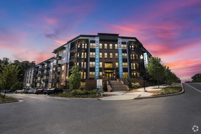 Building Photo - Skye Suwanee Town Center