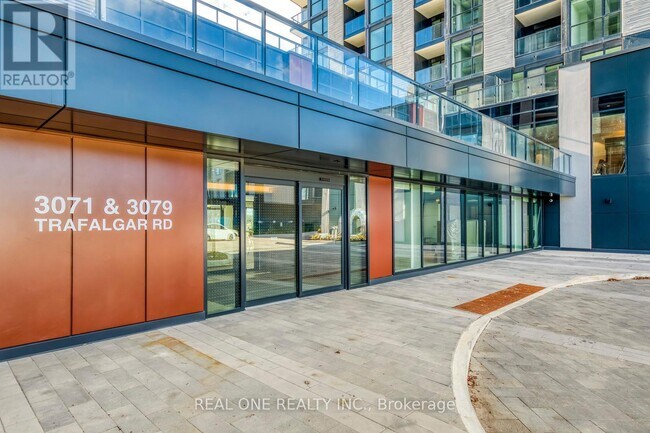 Photo du bâtiment - 3071 Trafalgar Rd