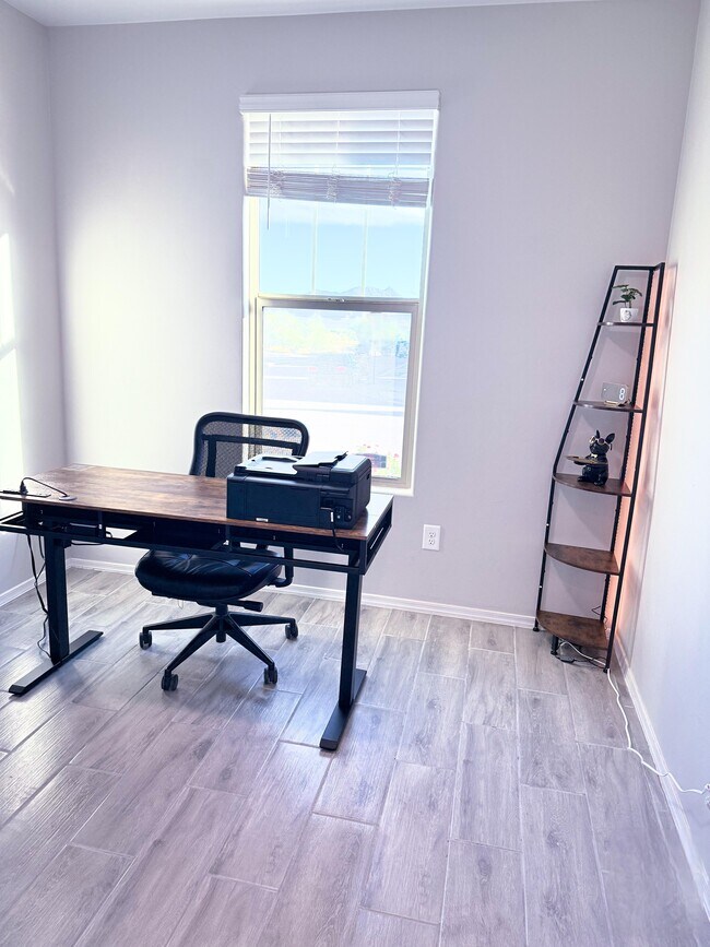 Foto del edificio - 620 W Calle El Tramo