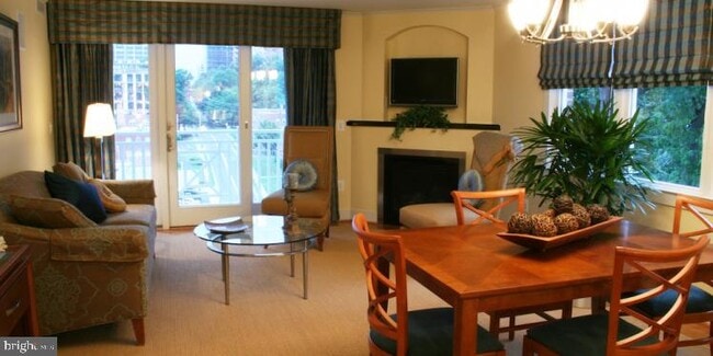 Building Photo - 1325 N Pierce St