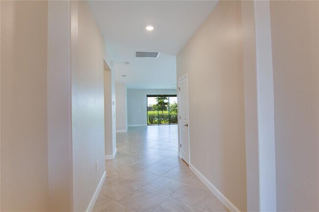 Foto del edificio - 15890 Islandwalk Ave