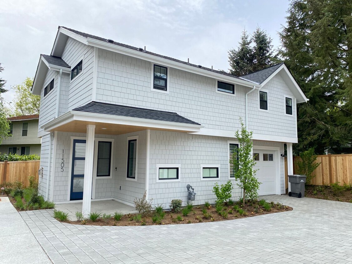 Primary Photo - Great Home for rent