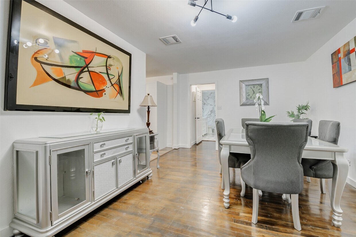 Primary Photo - 706 Beaumont St