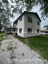 Building Photo - 1624 S Red Bank Rd