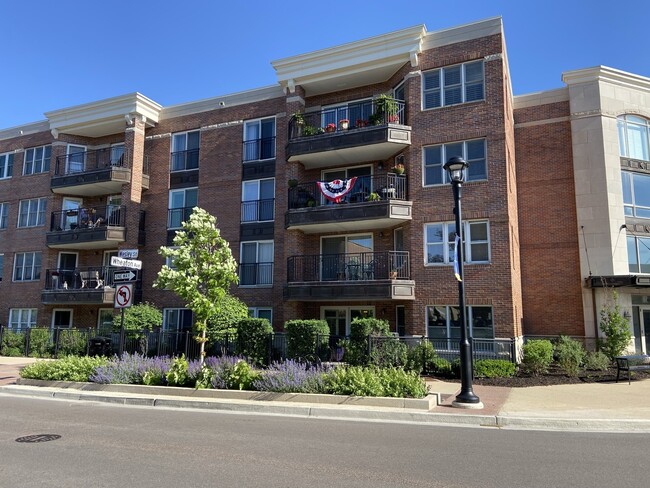 Building Photo - 111 N Wheaton Ave