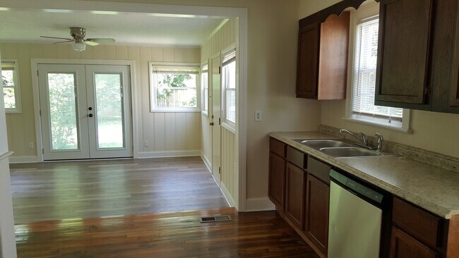 Building Photo - Pre-Leasing Now for Fall Semester 2025