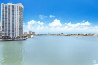 Building Photo - 888 Brickell Key Dr