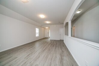 Building Photo - 416 Brushback Dr