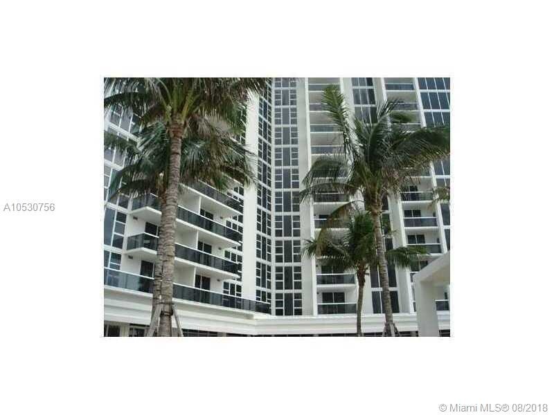 Primary Photo - 1027 Collins Ave