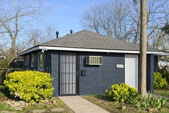 Building Photo - 255 Sunset Ave NW