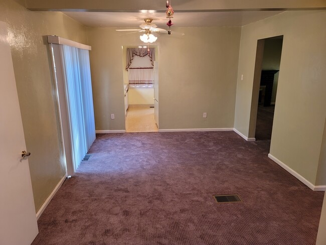 Building Photo - 1325 Ohioview Dr