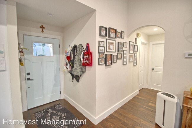 Building Photo - 3 br, 2 bath House - 339 Bayside Avenue