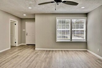 Building Photo - 7906 Hammerly Blvd