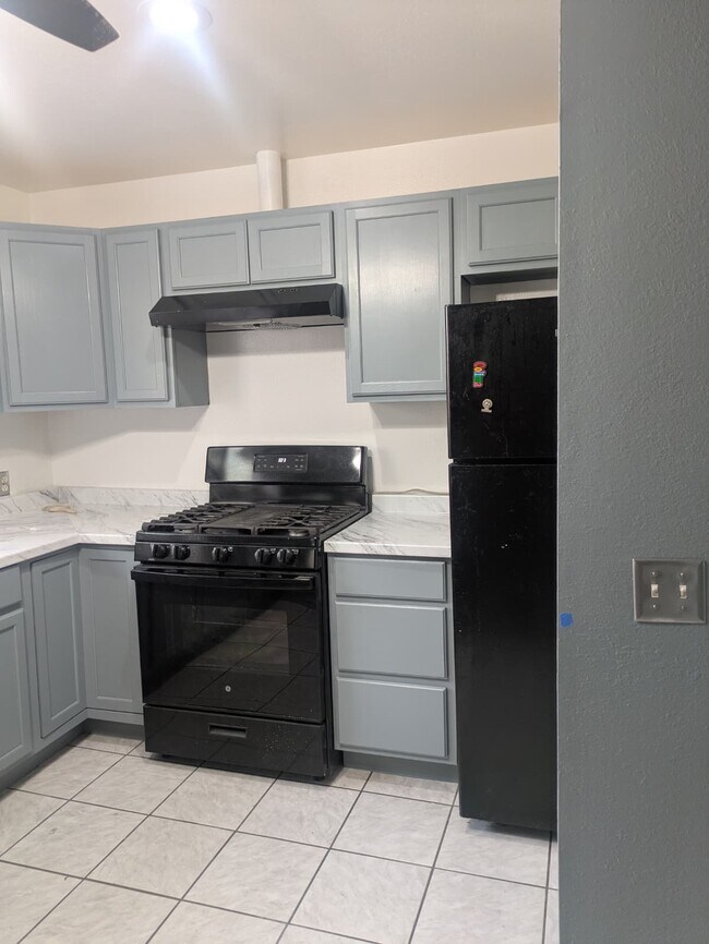 Foto del edificio - 427 N Concord St