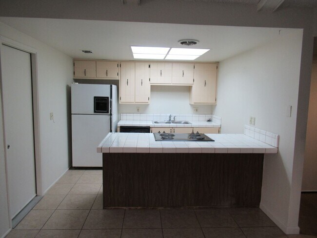 Foto del edificio - 2 BED 2 BATH DUPLEX FOR RENT