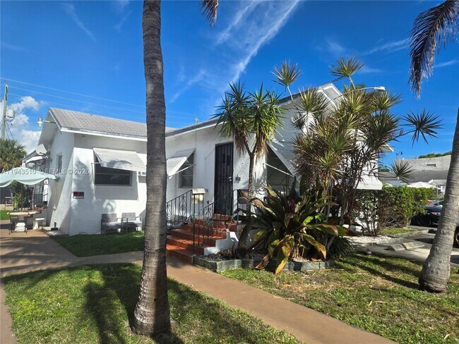 Building Photo - 1825 Lincoln St