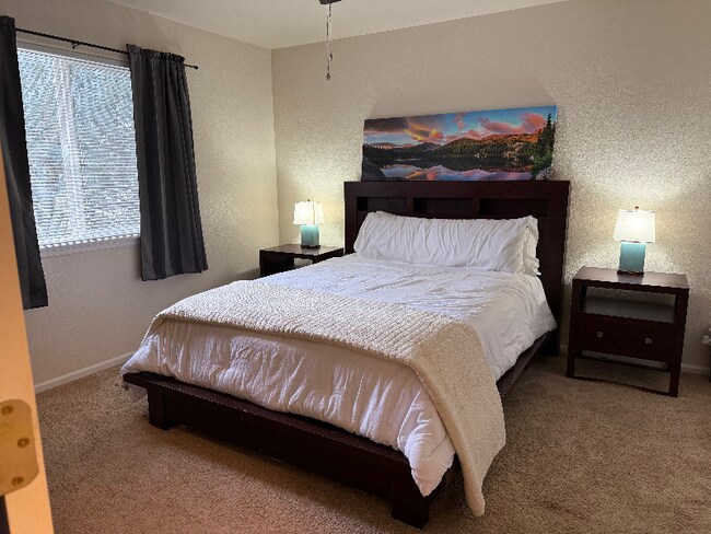 Foto del edificio - 721 Waterglen Dr